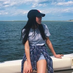 Meet your Posher, Elaine